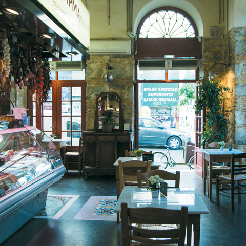 Τα Καραμανλίδικα του Φάνη: Ένας θησαυρός γεύσεων από όλη την Ελλάδα