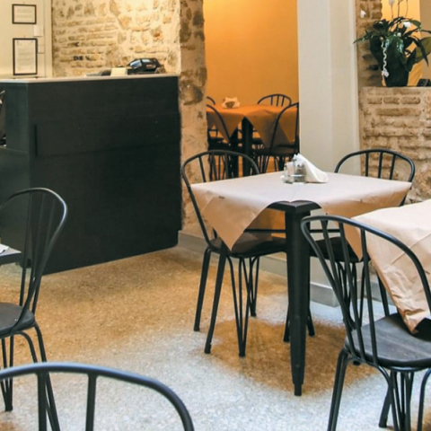 Το τριαντάφυλλο της νοστιμιάς: Το δημοφιλές μεζεδοπωλείο της Λέκκα