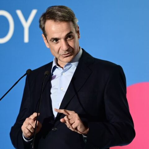 O Κυριάκος Μητσοτάκης στην Πλατεία Νερού μιλώντας σε εκδήλωση της Περιφέρειας Αττικής.