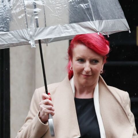 Βρετανία: Παραιτήθηκε η υπουργός Μεταφορών - Είχε πει ψέματα για την κλοπή του κινητού της τo 2013