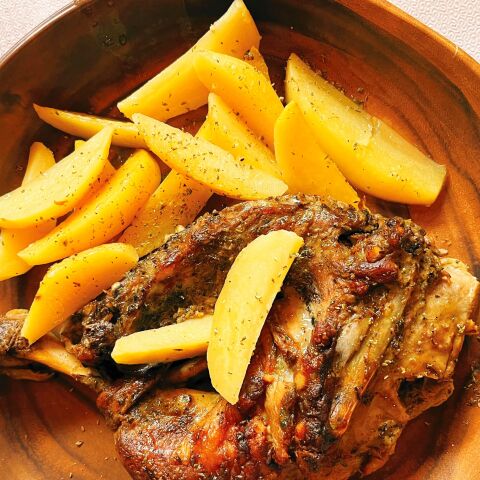 Μεζέδες, ψαράκια και κρητικές πινελιές στα εστιατόρια που τιμούν την ελληνική κουζίνα