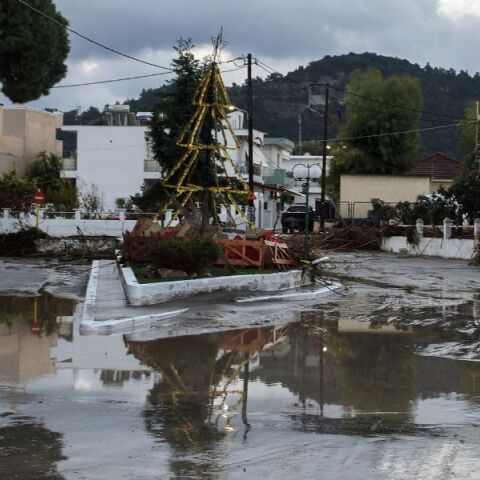 Κακοκαιρία Bora: Αίτημα για να κηρυχθεί το νησί της Ρόδου σε κατάσταση έκτακτης ανάγκης - Έπεσαν πάνω από 300 χιλιοστά βροχής - Δραματική κατάσταση. 