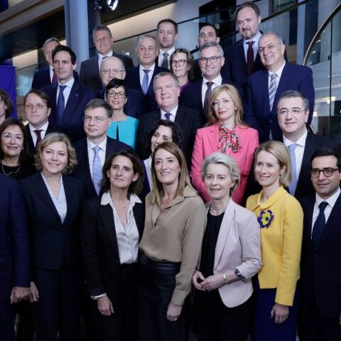 ΕΕ: Σήμερα αναλαμβάνει καθήκοντα η νέα Ευρωπαϊκή Επιτροπή - Προκλήσεις και προτεραιότητες - Η Κάγια Κάλας και ο Αντόνιο Κόστα επισκέπτονται το Κίεβο