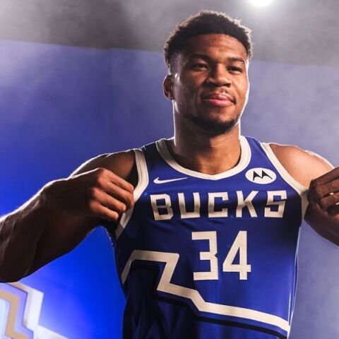 Γιάννης Αντετοκούνμπο: Τρομάζουν τα στατιστικά του σταρ των Μιλγουόκι Μπακς στα τέσσερα τελευταία ματς - Ηγεμονικός απέναντι στους Ουίζαρντς με triple double