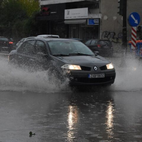 Κακοκαιρία Bora: H Πυροσβεστική Υπηρεσία δέχθηκε 1.076 κλήσεις για παροχή βοήθειας - Έκκληση στους πολίτες να ακολουθήσουν τις οδηγίες των αρχών. 