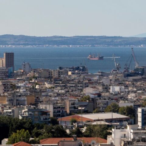 Κακοκαιρία Bora: Σύγκρουση φορτηγών πλοίων στο λιμάνι της Θεσσαλονίκης λόγω των σφοδρών ανέμων - Διενεργείται προανάκριση. 