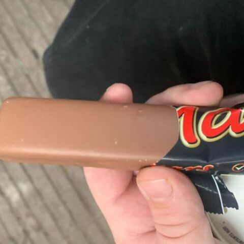 Βρετανία: Η λεία επιφάνεια μιας μπάρας σοκολάτας Mars εξασφάλισε αποζημίωση 2 λιρών στον αγοραστή της - Και φήμη στο διαδίκτυο