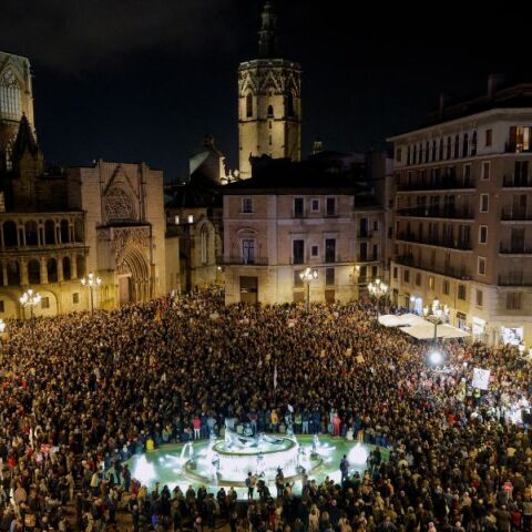 Ισπανία: Σχεδόν 100.000 διαδηλωτές κατήγγειλαν τη διαχείριση των πλημμυρών στη Βαλένθια από τις αρχές - Ζήτησαν την παραίτηση του Κάρλος Μαθόν
