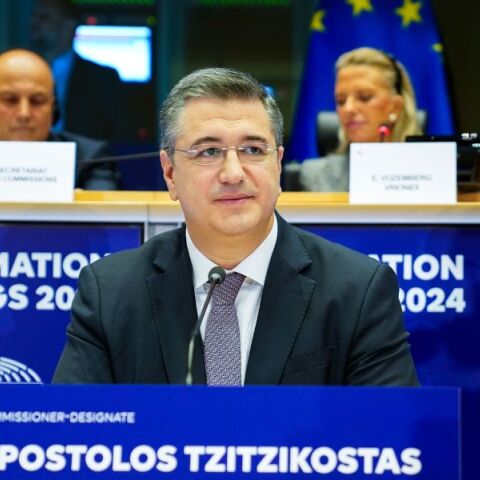 Παραιτήθηκε από τη θέση του Περιφερειάρχη Κεντρικής Μακεδονίας ο Απόστολος Τζιτζικώστας - Κινείται διαδικασία εκλογής νέου Περιφερειάρχη.