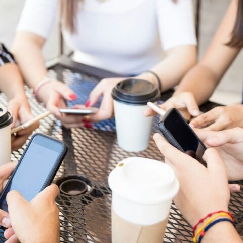 Το Instagram βοηθά ενεργά στην εξάπλωση του αυτοτραυματισμού μεταξύ των εφήβων, διαπιστώνει μελέτη - Τι καταλογίζουν ερευνητές στη μητρική εταιρεία Meta 