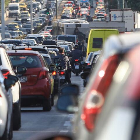 Κίνηση τώρα στην άνοδο του Κηφισού - Προβλήματα στις Λεωφόρους Αθηνών και Σχιστού