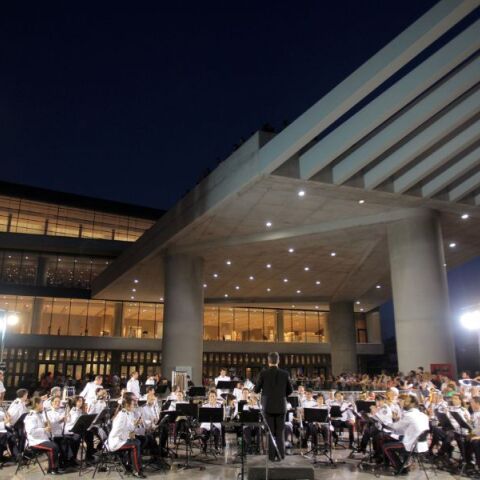 Οι εκδηλώσεις που ετοιμάζει το Μουσείο Ακρόπολης για την περίοδο των Χριστουγέννων με εορταστικά προγράμματα για μικρούς και μεγάλους.