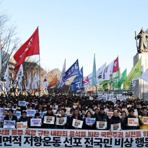 Νότια Κορέα: Ο υπουργός Άμυνας λέει πως έθεσε την παραίτησή του στη διάθεση του προέδρου μετά την απόπειρα επιβολής στρατιωτικού νόμου.