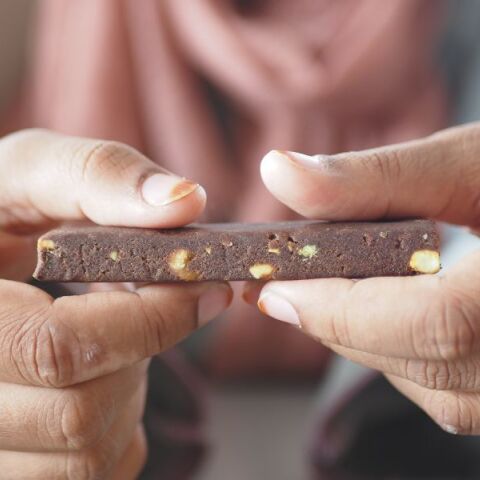 Μελέτη: Η κατανάλωση μαύρης σοκολάτας μπορεί να σχετίζεται με χαμηλότερο κίνδυνο εμφάνισης διαβήτη τύπου 2 - Τα αποτελέσματα της επιστημονικής έρευνας. 