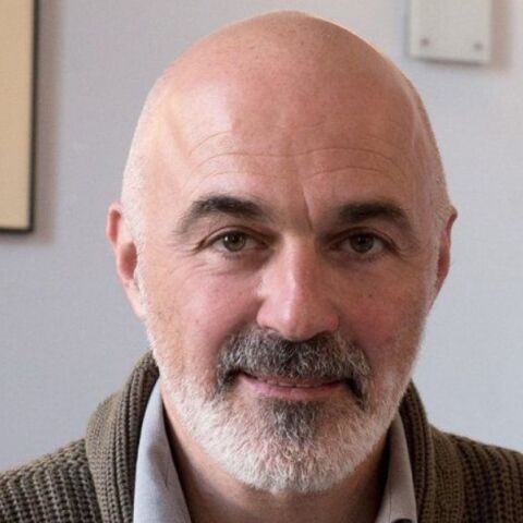 Τον σκηνοθέτη Στάθη Λιβαθινό εξέλεξε η Ακαδημία Αθηνών ως τακτικό μέλος της για την έδρα «Θεατρική Τέχνη» κατά τη συνεδρίαση της ολομέλειας. 