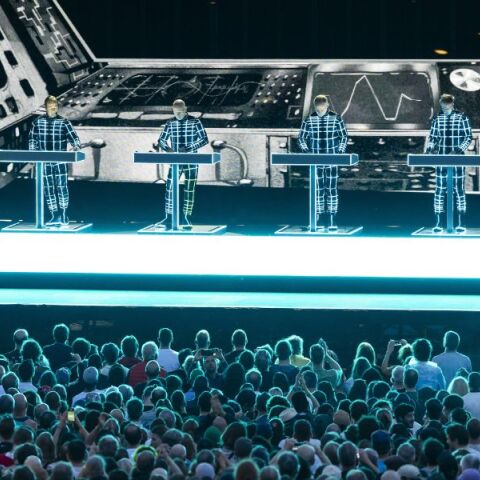 Οι Kraftwerk γιορτάζουν τα 50 χρόνια του πρωτοποριακού άλμπουμ Autobahn και ανακοινώνουν περιοδεία στις ΗΠΑ για το 2025 - Το τίζερ βίντεο. 