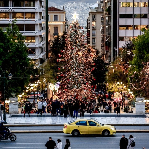 Το χριστουγεννιάτικο δέντρο στο Σύνταγμα