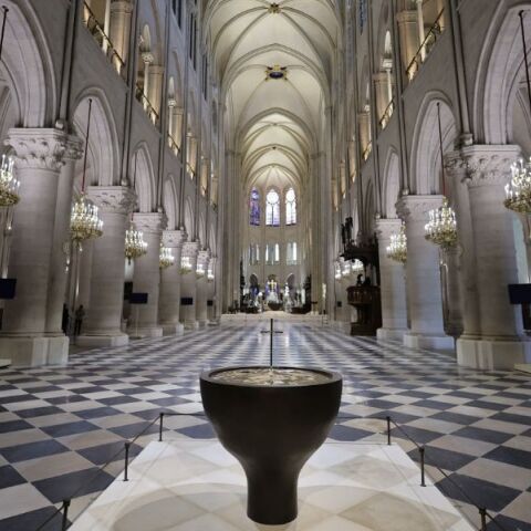 Η Παναγία των Παρισίων ανοίγει και πάλι σήμερα τις πόρτες της 