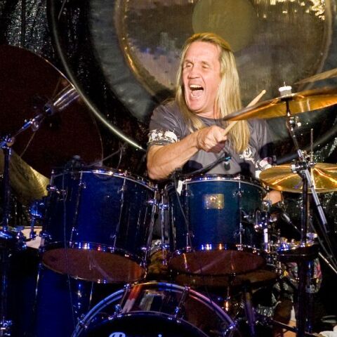 Οι Iron Maiden ανακοίνωσαν τον νέο τους ντράμερ μετά την αποχώρηση του Nicko McBrain 