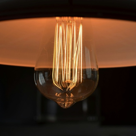 Αναμμένη Λάμπα