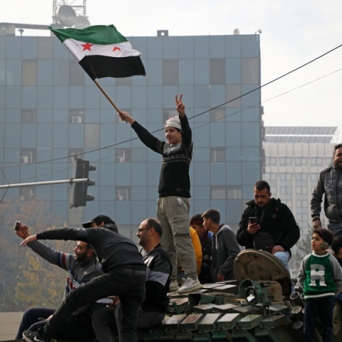 Συρία: το ένα τέρας δίνει τη θέση του στο άλλο