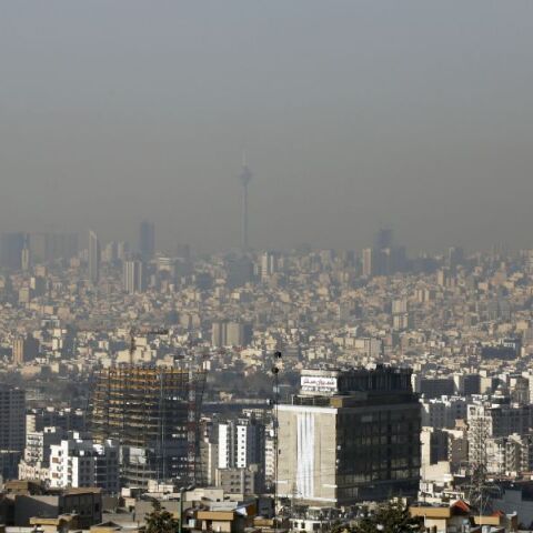 Το Ιραν καλύφθηκε από πυκνή κίτρινη ομίχλη