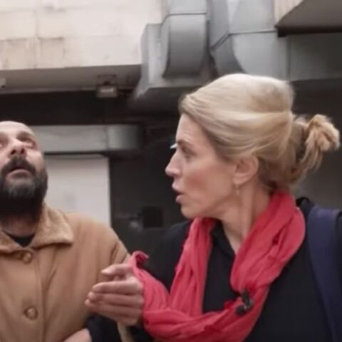 Η στιγμή της απελευθέρωσης κρατούμενου από τη διαβόητη φυλακή του Άσαντ 