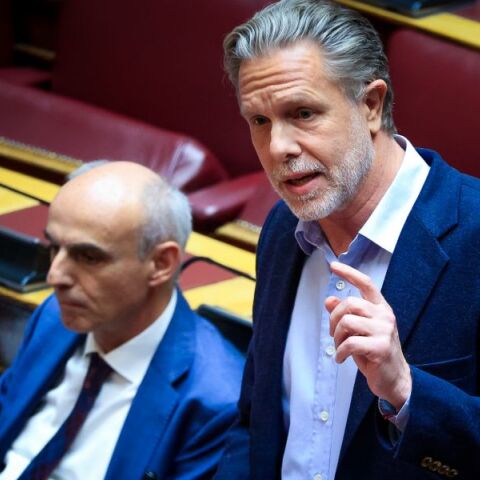 Ο κοινοβουλευτικός εκπρόσωπος του ΠΑΣΟΚ Παύλος Γερουλάνος στη συζήτηση για τον Προϋπολογισμό στη Βουλή