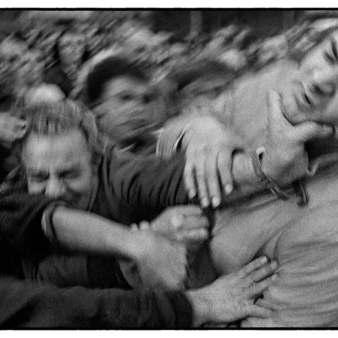 iFocus Workshops 2025: Φωτογραφίζοντας στην Αθήνα με τον Νίκο Οικονομόπουλο