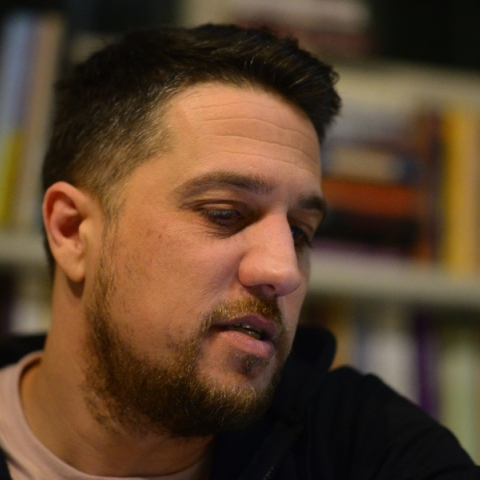 Μάκης Παπαγεωργίου: Συνέντευξη με τον δημιουργό της ταινίας «Η Συμμορία της Συμφοράς».