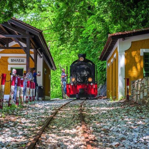 Ξανά στις ράγες ο θρυλικός Μουτζούρης 