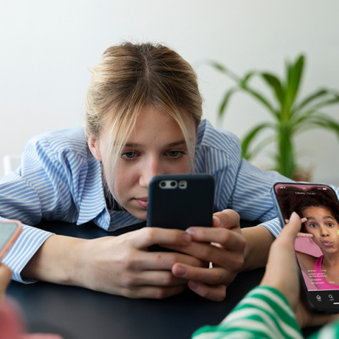 Απαγόρευση social media στους ανήλικους: Η Ελλάδα στα χνάρια της Αυστραλίας;