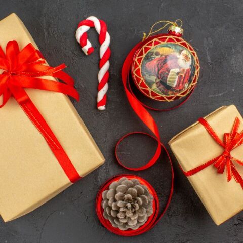 Ποιοι γιορτάζουν σήμερα 22 Δεκεμβρίου 2024; Το εορτολόγιο της Athens Voice σου τους θυμίζει. Μην ξεχάσεις να τους δώσεις τις καλύτερες ευχές σου!