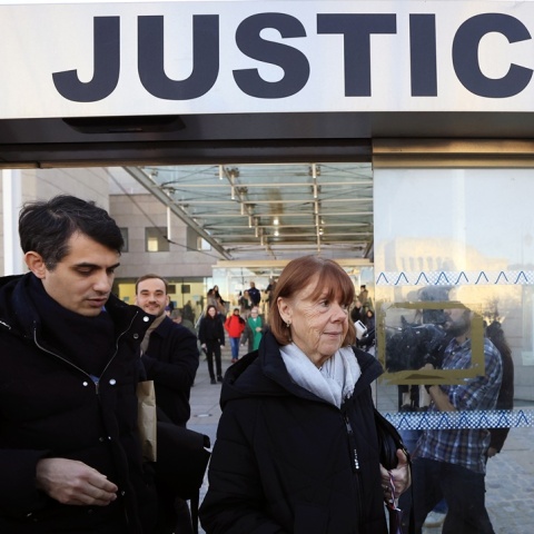 Η Ζιζέλ Πελικό έξω από το δικαστήριο