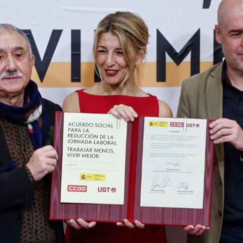 Ισπανία: Η κυβέρνηση υπέγραψε συμφωνία με τα συνδικάτα για εβδομάδα 37,5 ωρών εργασίας χωρίς απώλεια μισθού - Προηγήθηκαν πολύμηνες διαπραγματεύσεις