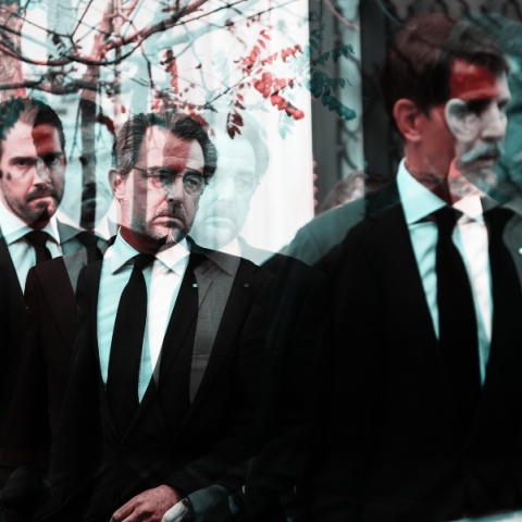 «Ντε Γκρες»: Όταν η απελπισία και η ανοησία χτυπάνε κόκκινο