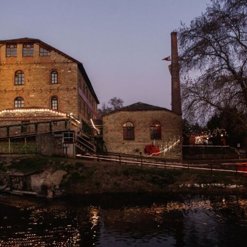 Χριστούγεννα: Οι δημοφιλείς προορισμοί για τις ημέρες των εορτών - Ψηλά στη ζήτηση τα Τρίκαλα και η Δράμα - Πώς θα κινηθούν οι πληρότητες ανά περιοχή