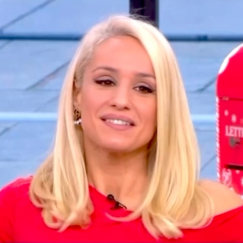 Κατερίνα Παναγοπούλου: Η δημοσιογράφος και παρουσιάστρια ειδήσεων στο MEGA, υπενθύμισε τον ορισμό του σεξισμού στην εκπομπή της Σίσσυς Χρηστίδου - Οι αντιδράσεις και τα σχόλια.