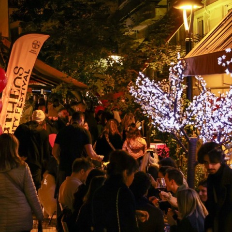 Voice102.5: Το soundtrack της πόλης ήχησε στην οδό Χάρητος