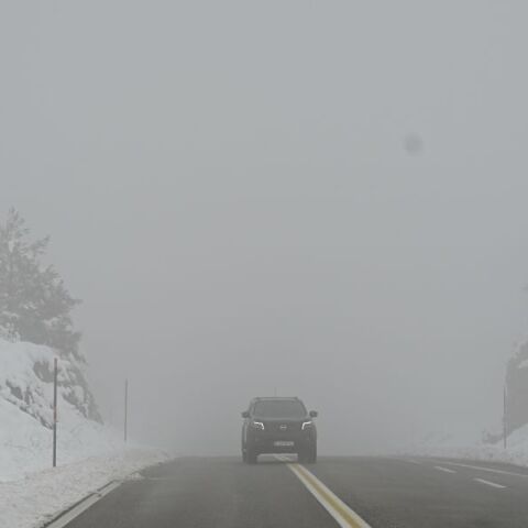 Καταιγίδες, κρύο και χιόνια μέχρι την Πρωτοχρονιά - Οι «δύο εξάρσεις» του καιρού