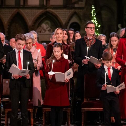 Κέιτ Μίντλετον: Τραγουδά τα κάλαντα δακρυσμένη