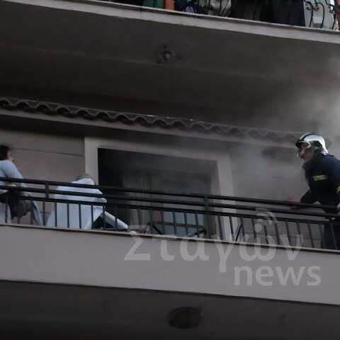 Εικόνες από τον απεγκλωβισμό πολιτών από το ξενοδοχείο στην Καλαμπάκα