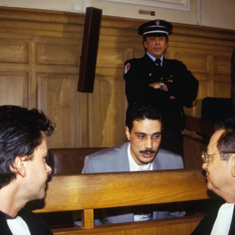 Ομάρ Ραντάντ: Ο κηπουρός και η μυστηριώδης δολοφονία της πλούσιας χήρας