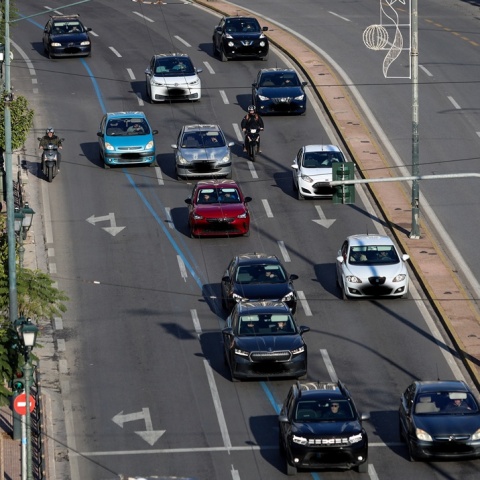 Οχήματα σε δρόμο της Αθήνας
