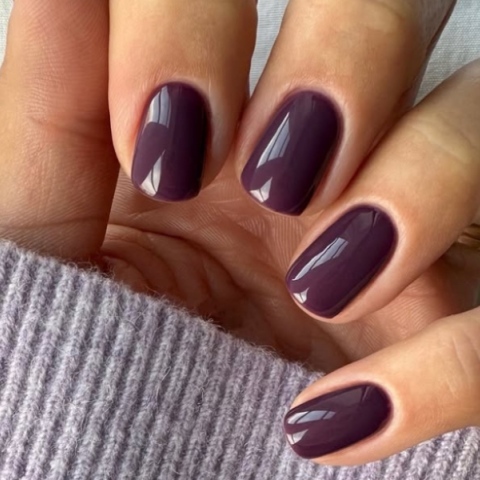 New year, new nails: Οι πιο όμορφες χειμωνιάτικες αποχρώσεις του 2025