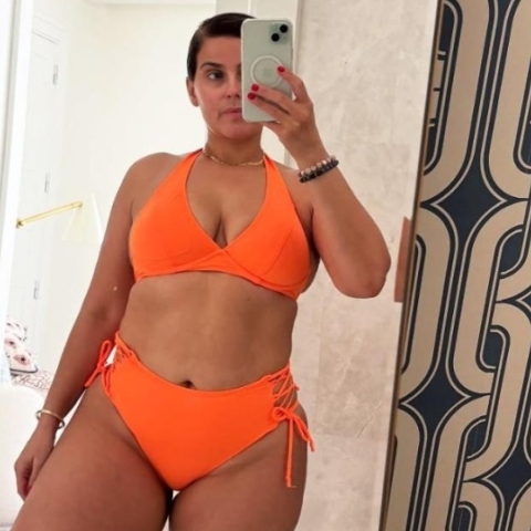 Η Νέλι Φουρτάντο και οι  bodylove selfies της 