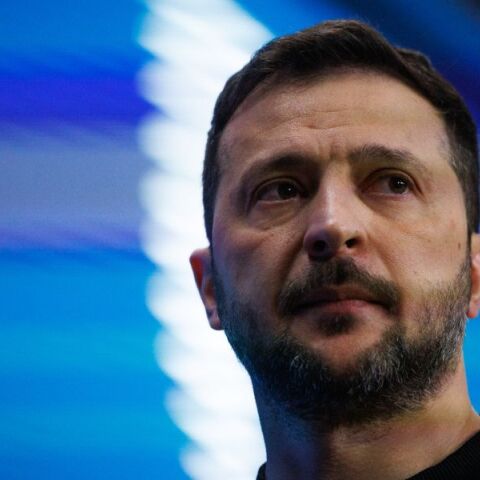 Τι πιστεύουν οι Ουκρανοί για τον Ζελένσκι τρία σχεδόν χρόνια μετά την έναρξη του πολέμου