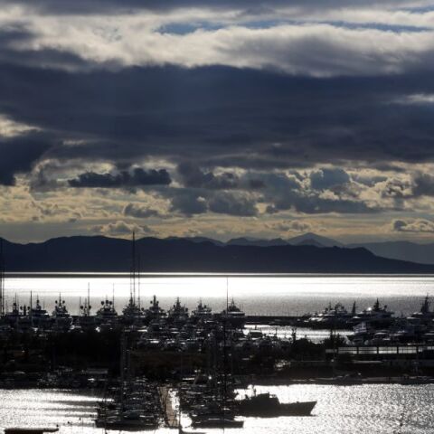 Συννεφιασμένος ο καιρός την Πέμπτη - Σε ποιες περιοχές θα βρέξει