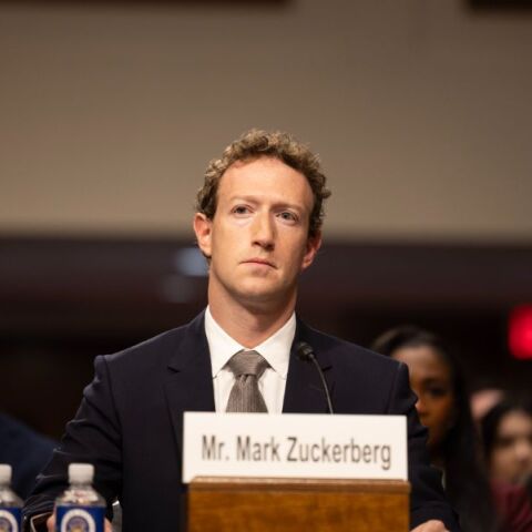 Meta: Ειδικοί ερευνητές παραπληροφόρησης εξηγούν τι σημαίνει η κατάργηση του προγράμματος fact-checking στις ΗΠΑ 