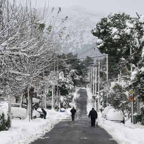 Καιρός: Χιόνια και κρύο από την Κυριακή 